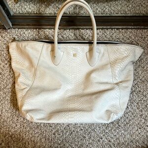 Pour La Victoire XL shoulder bag | white snakeskin